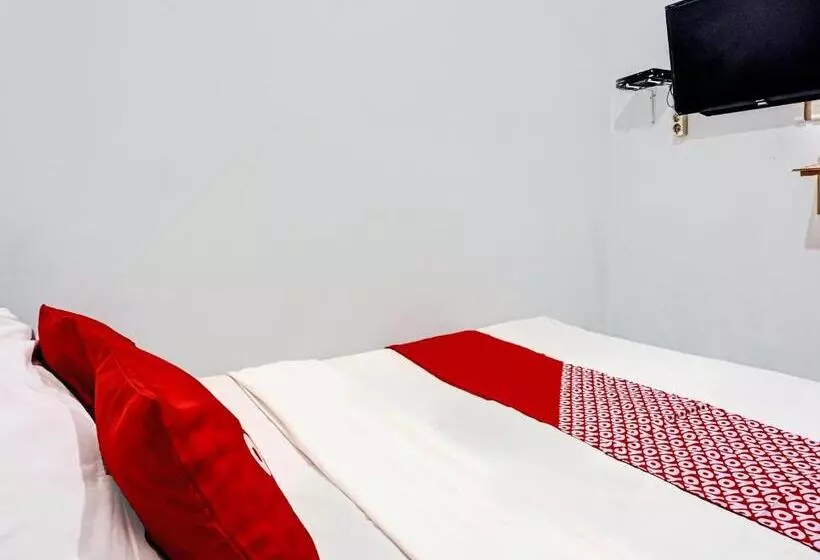 Hotelli Oyo 92021 Dua Putra Homestay Klayar