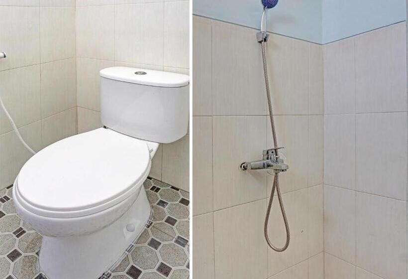 Отель Oyo 92021 Dua Putra Homestay Klayar