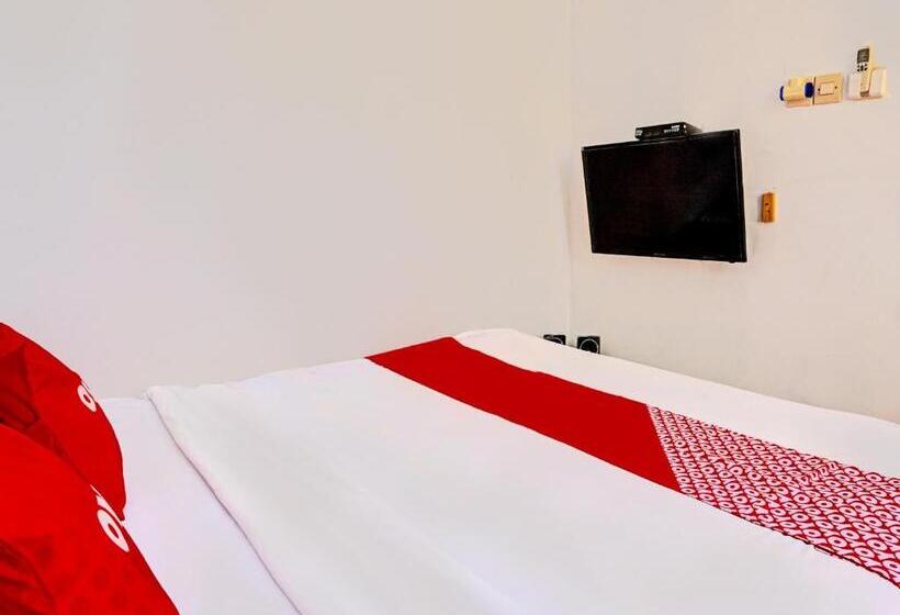 Отель Oyo 92021 Dua Putra Homestay Klayar