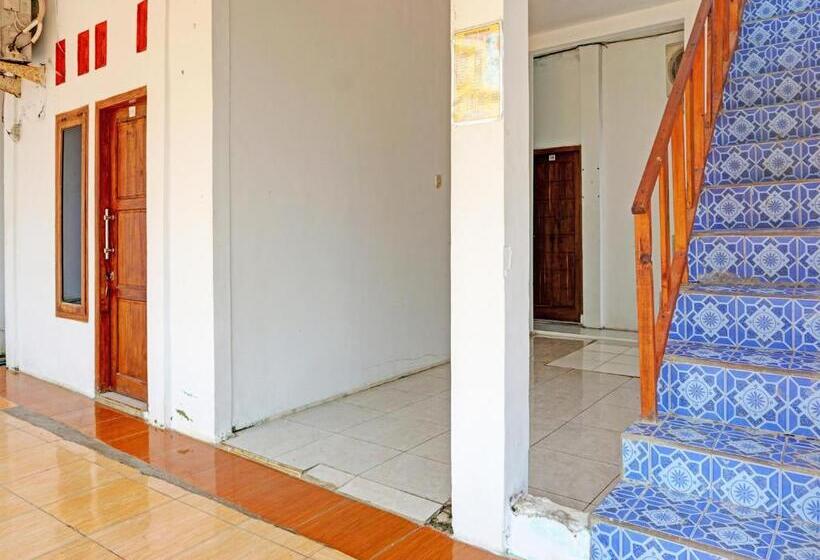 Отель Oyo 92021 Dua Putra Homestay Klayar