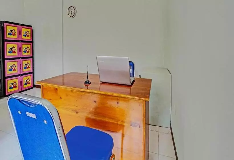 Hotelli Oyo 92021 Dua Putra Homestay Klayar