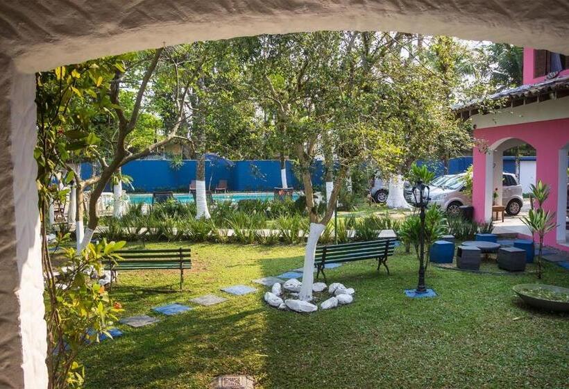 Отель The House