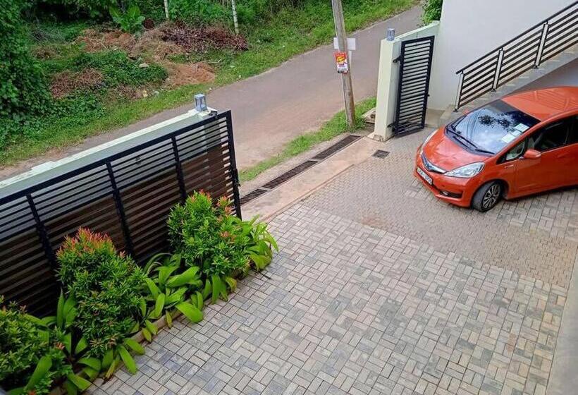 פנסיון Heaven Thalalla  4bhk Superior Villa With Private Pool And Inside Apartments