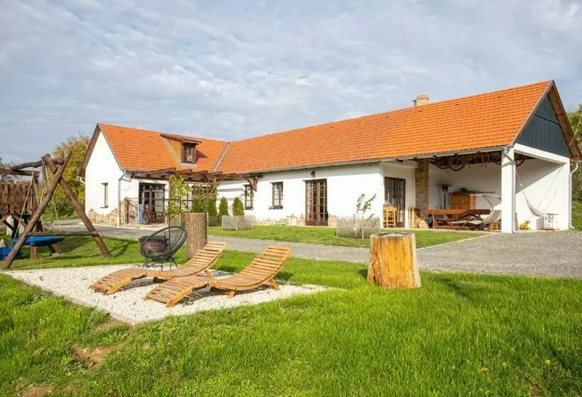 ペンション Kishosszúrét Vendégház