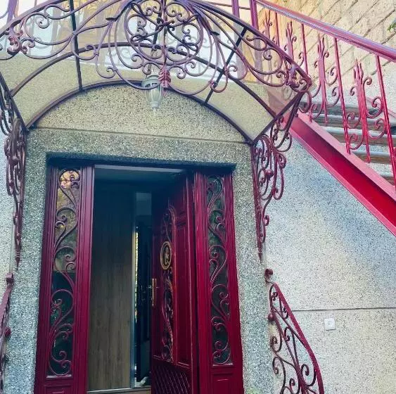 پانسیون Madoyan Guest House