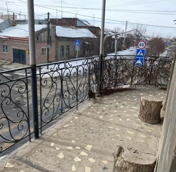 پانسیون Madoyan Guest House