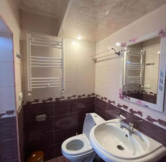 پانسیون Madoyan Guest House