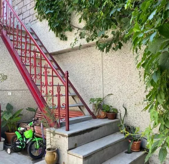 پانسیون Madoyan Guest House