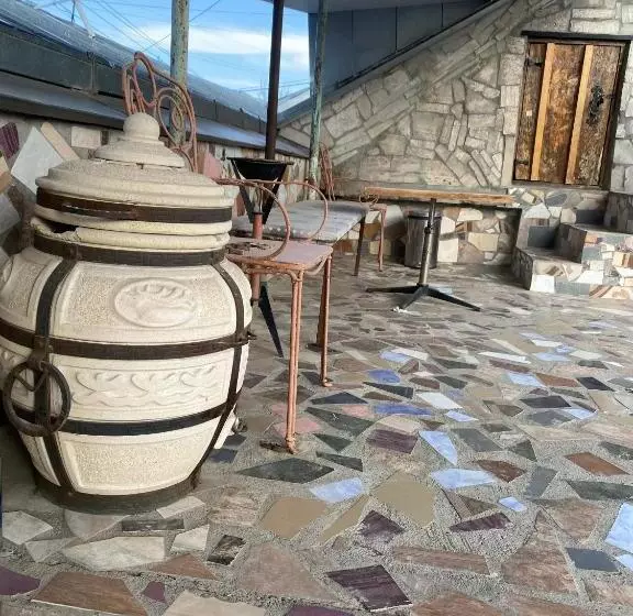 پانسیون Madoyan Guest House