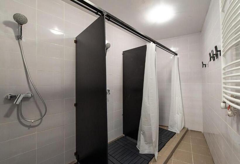 پانسیون The House Black