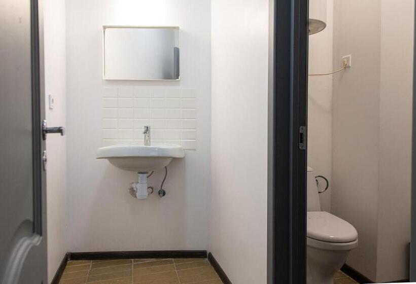 پانسیون The House Black