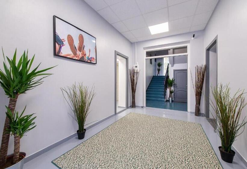 پانسیون The House Black