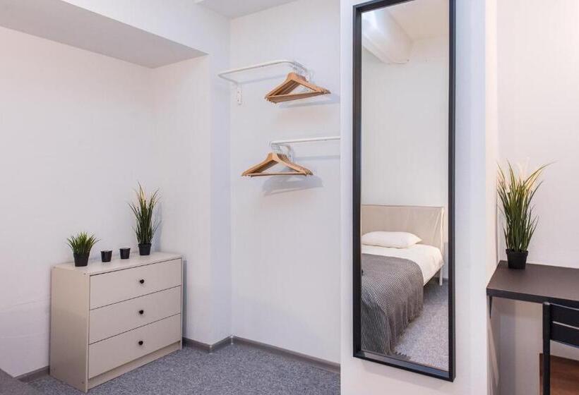 پانسیون The House Black