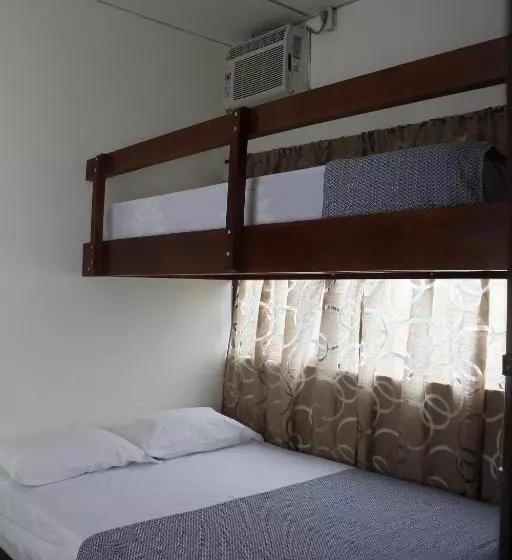 Retkeilymaja Estación Del Sol