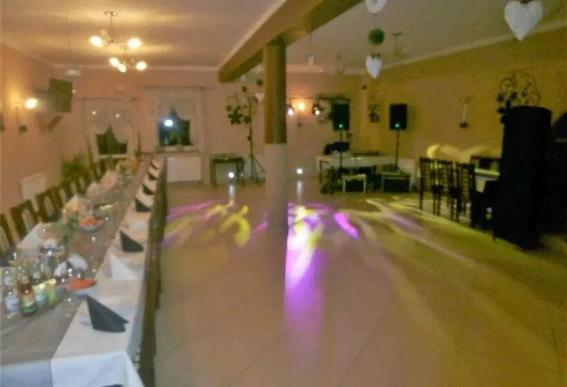 هاستل Sum Restauracja &