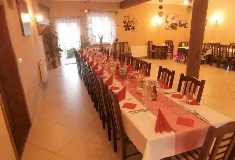 هاستل Sum Restauracja &