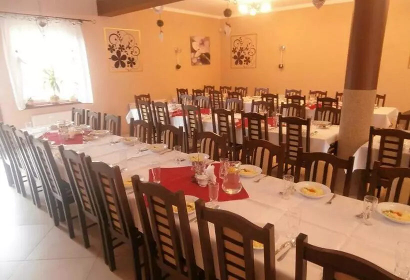 هاستل Sum Restauracja &