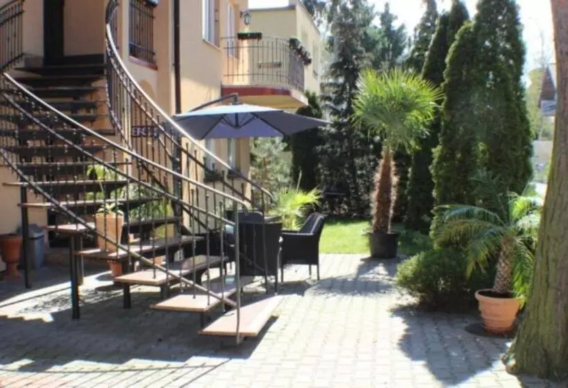 Aamiaismajoitus (B&B) Blekitna Laguna Pobierowo