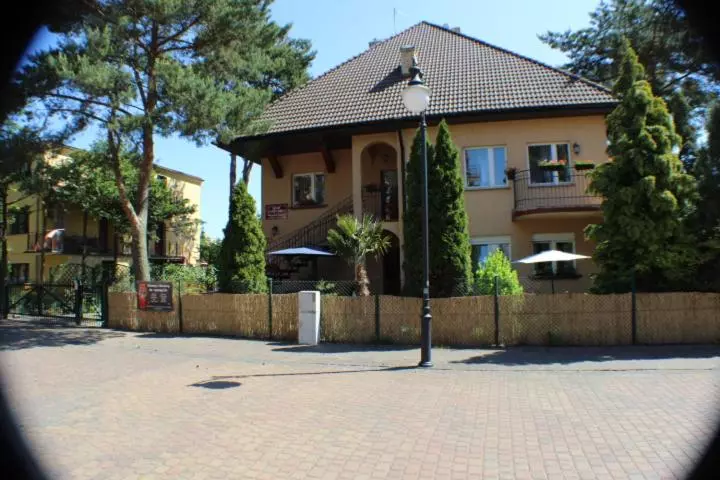 Aamiaismajoitus (B&B) Blekitna Laguna Pobierowo