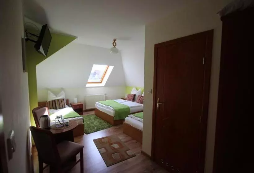 Aamiaismajoitus (B&B) Blekitna Laguna Pobierowo