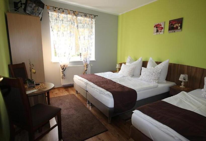 Aamiaismajoitus (B&B) Blekitna Laguna Pobierowo