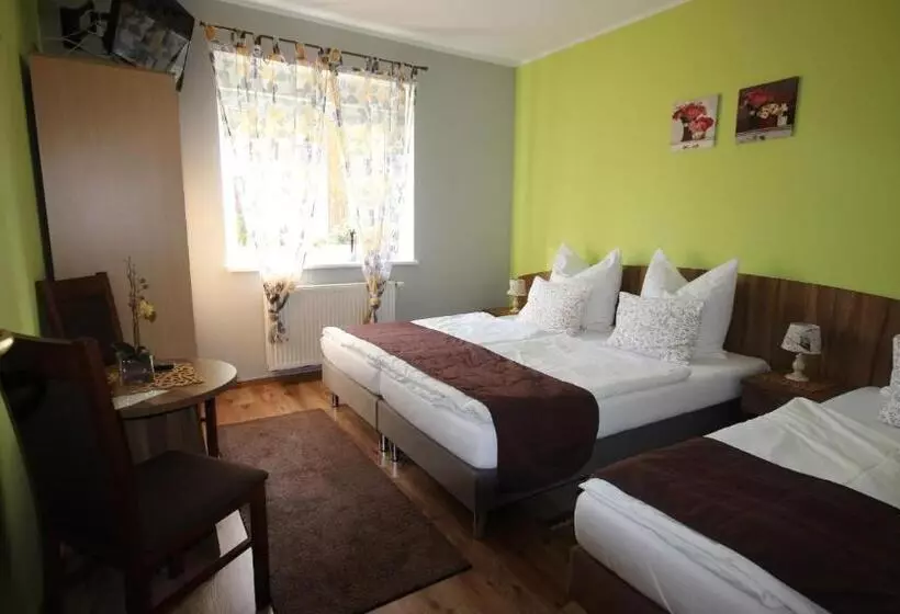 Aamiaismajoitus (B&B) Blekitna Laguna Pobierowo