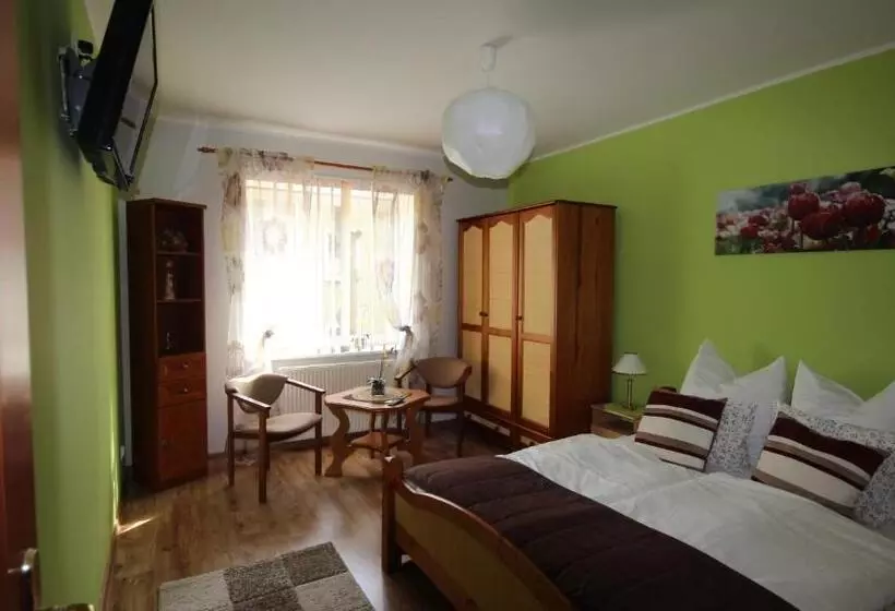 Aamiaismajoitus (B&B) Blekitna Laguna Pobierowo