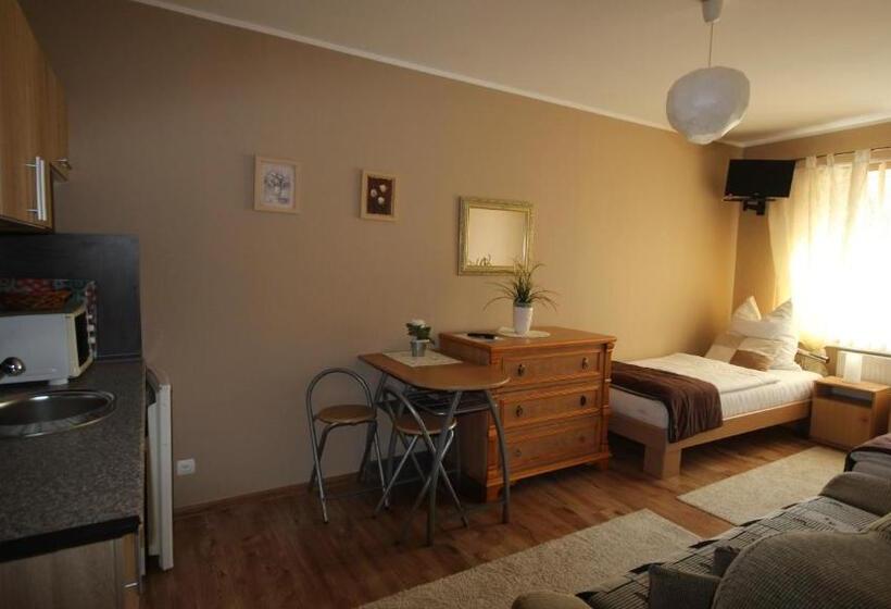 Aamiaismajoitus (B&B) Blekitna Laguna Pobierowo