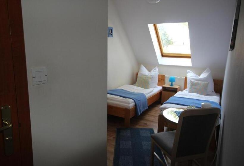 Aamiaismajoitus (B&B) Blekitna Laguna Pobierowo