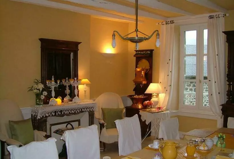 Aamiaismajoitus (B&B) La Maison Près D Aurillac