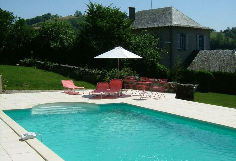 مبيت وإفطار La Maison Près D Aurillac