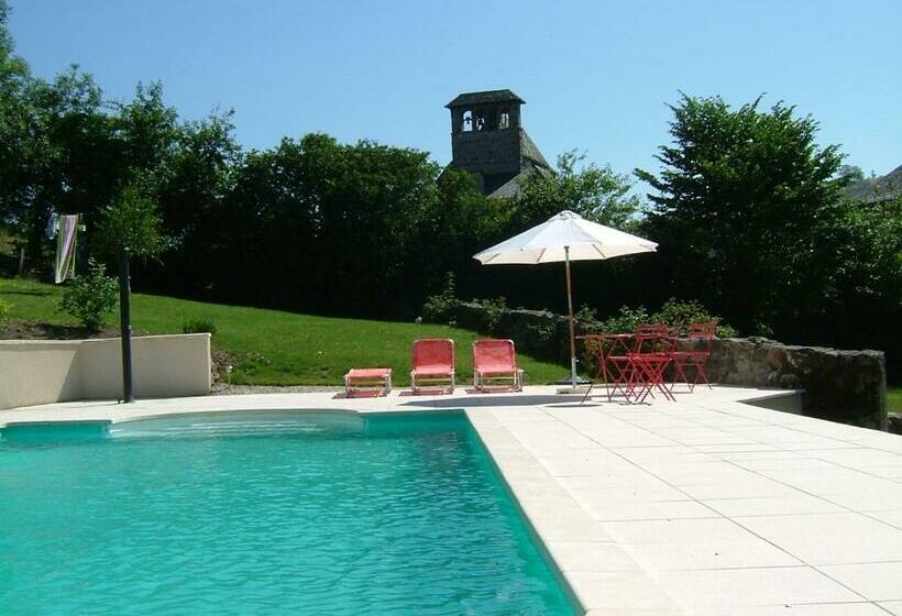 مبيت وإفطار La Maison Près D Aurillac