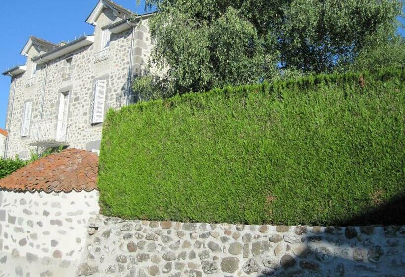مبيت وإفطار La Maison Près D Aurillac
