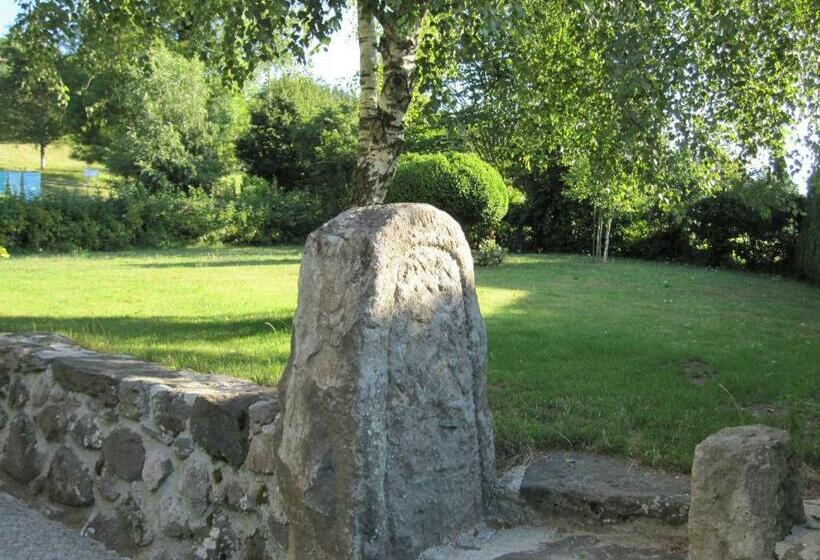 مبيت وإفطار La Maison Près D Aurillac