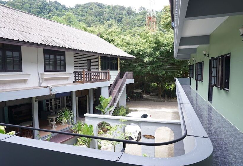 Bed and Breakfast Thansila Resort