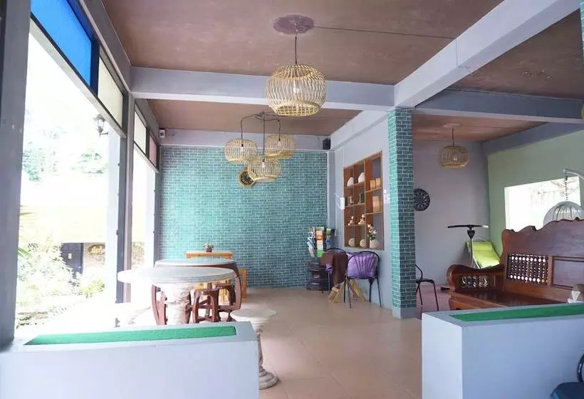 تختخواب و صبحانه Thansila Resort