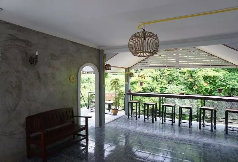 تختخواب و صبحانه Thansila Resort