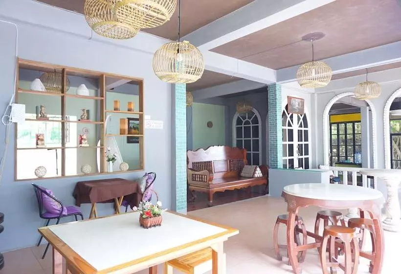تختخواب و صبحانه Thansila Resort