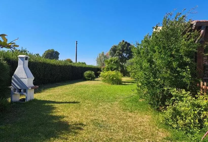 هتل Agriturismo La Tortorella