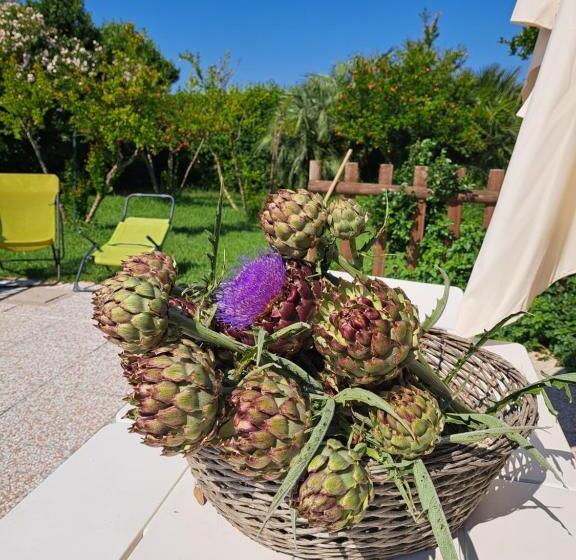 هتل Agriturismo La Tortorella