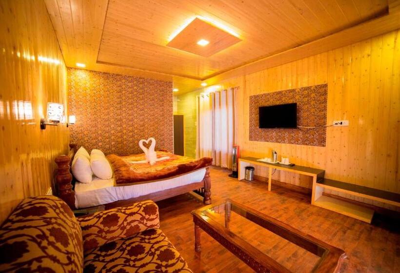 Hotel Kvr Clarks Inn, Kufri