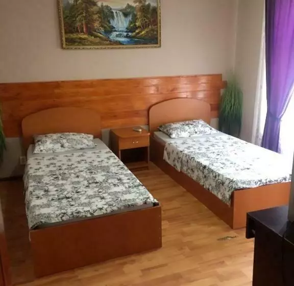 Hotelli Pensiunea Oprel