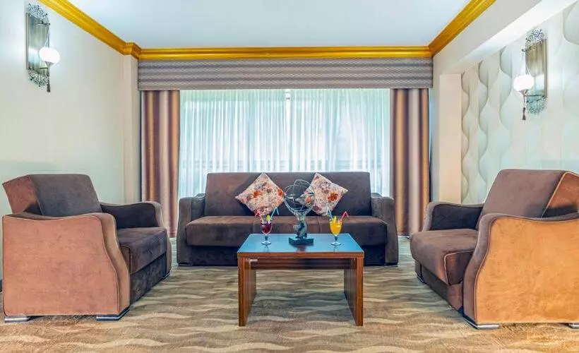 Hotelli Sarot Termal Park Resort & Spa   Halal