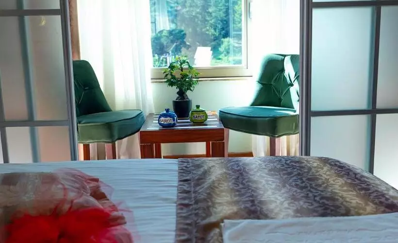 Hotelli Sarot Termal Park Resort & Spa   Halal