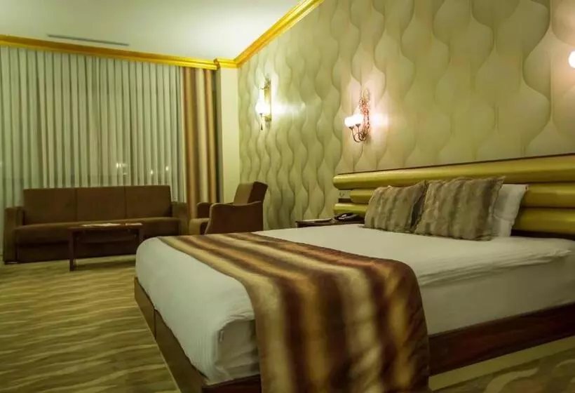 Hotelli Sarot Termal Park Resort & Spa   Halal