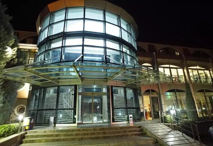 Hotelli Sarot Termal Park Resort & Spa   Halal