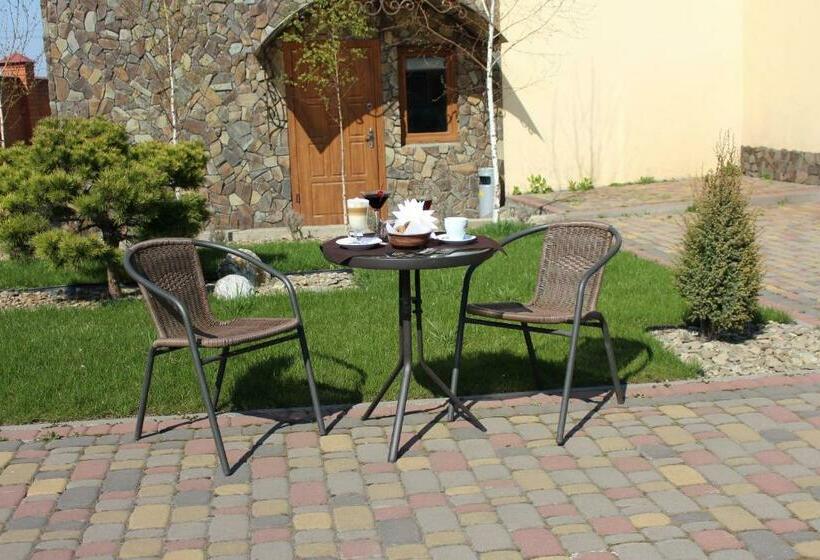 מוטל вояж луцьк