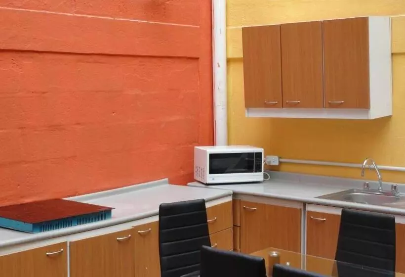 پانسیون Hostel Del Piamonte 2