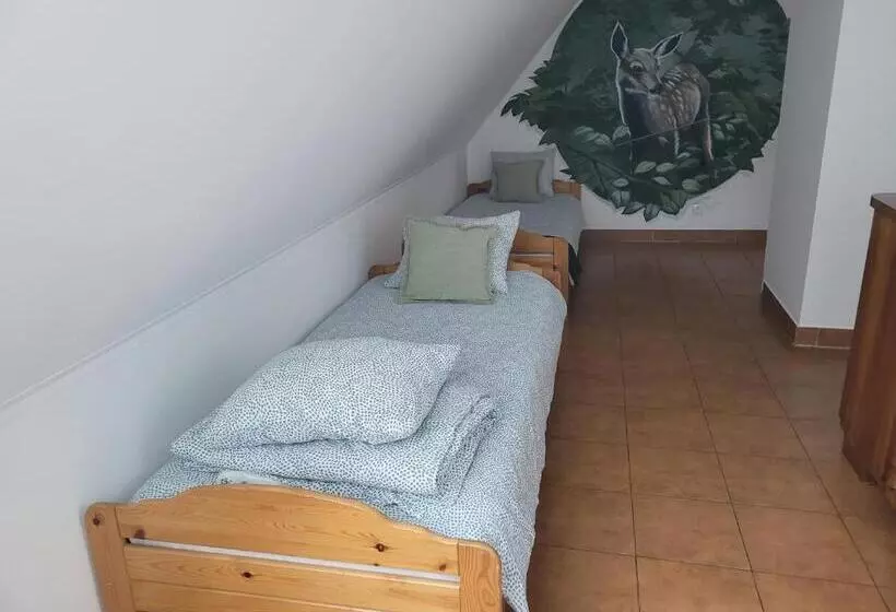 Lomakeskus Góra Dzikowiec Chata Dzika
