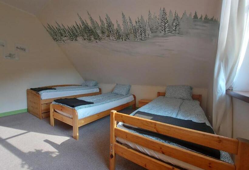 리조트 Góra Dzikowiec Chata Dzika